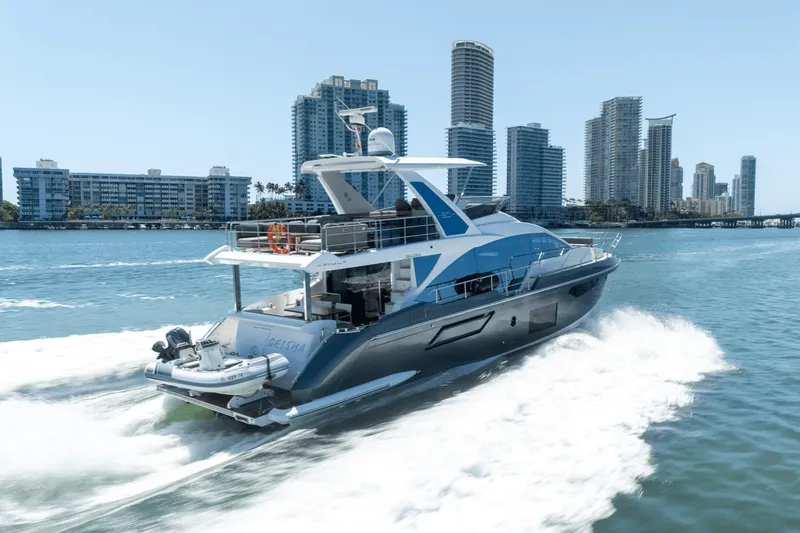 Slide: The Image of Azimut 60 FLY 2023 - 16