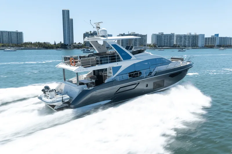 Slide: The Image of Azimut 60 FLY 2023 - 18
