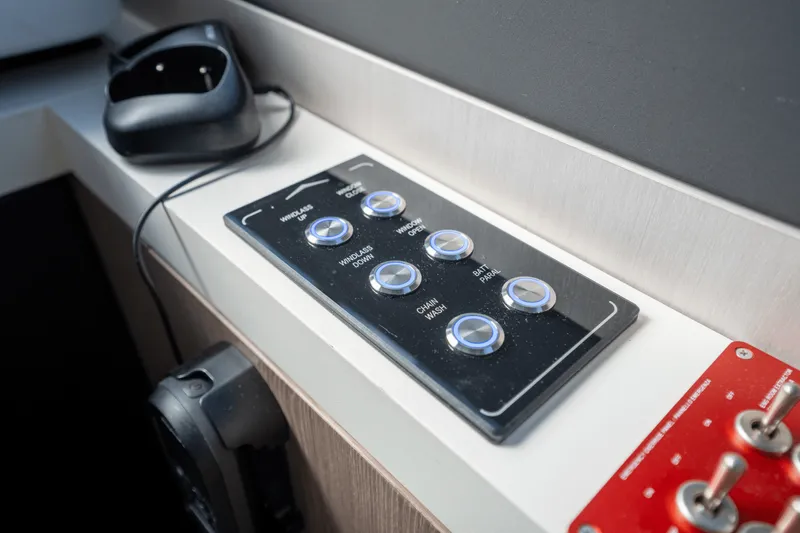 Slide: The Image of Azimut 60 FLY 2023 - 31