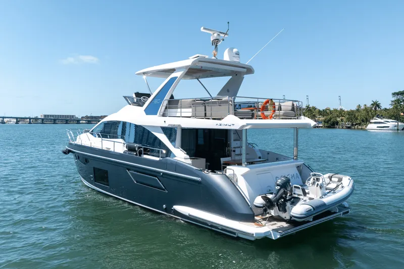 Slide: The Image of Azimut 60 FLY 2023 - 5