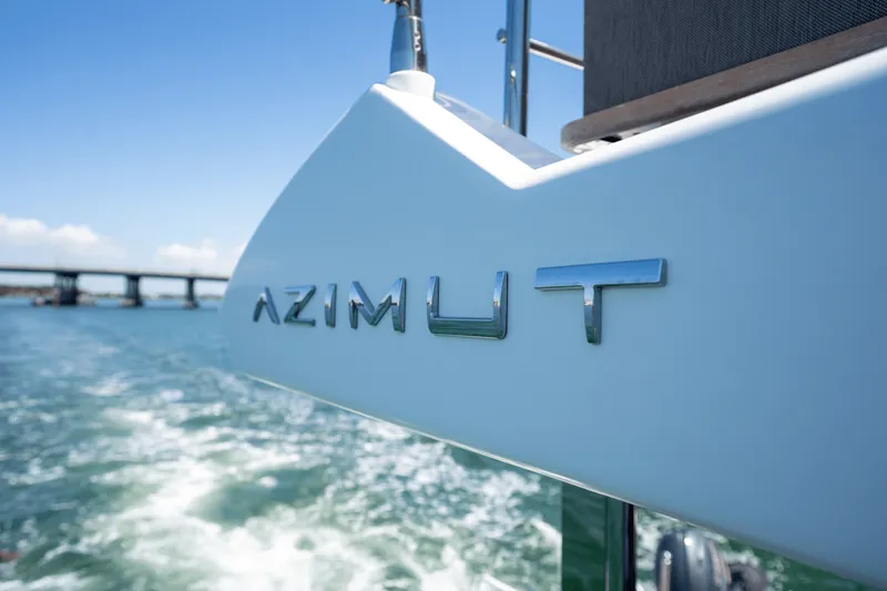 Slide: The Image of Azimut 60 FLY 2023 - 67