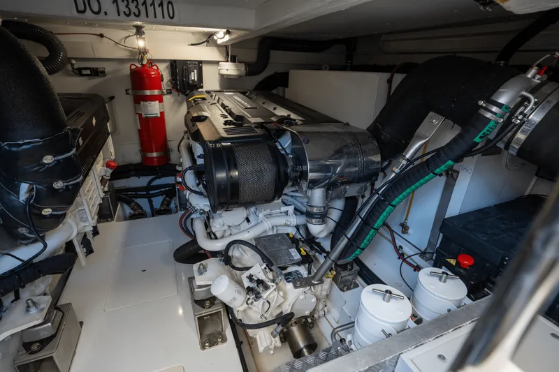 Slide: The Image of Azimut 60 FLY 2023 - 71