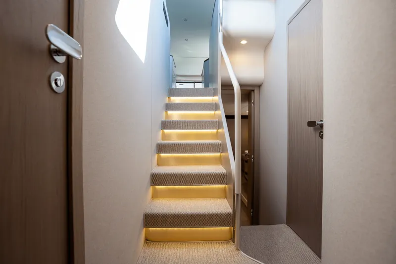 Slide: The Image of Azimut 60 FLY 2023 - 84