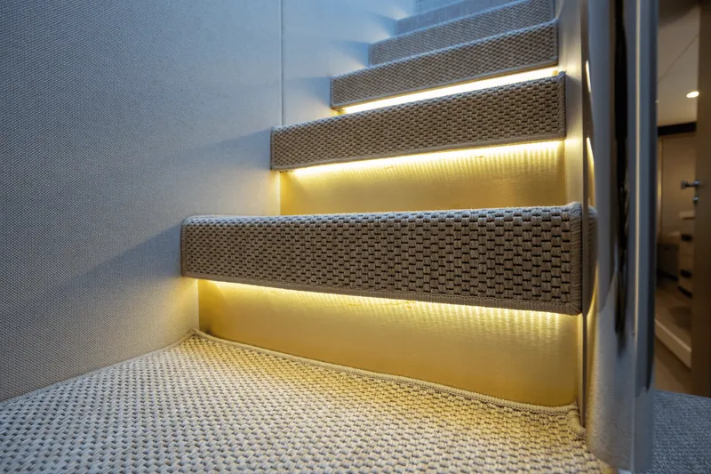 Slide: The Image of Azimut 60 FLY 2023 - 85