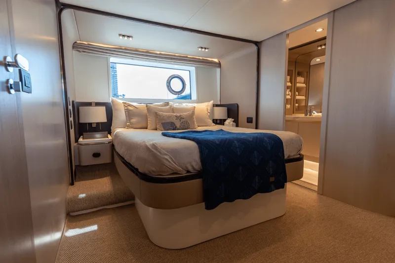 Slide: The Image of Azimut 60 FLY 2023 - 89