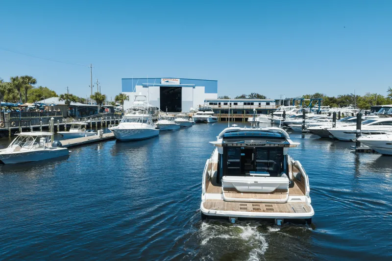 Slide: The Image of Galeon 450 HTC 2024 - 11