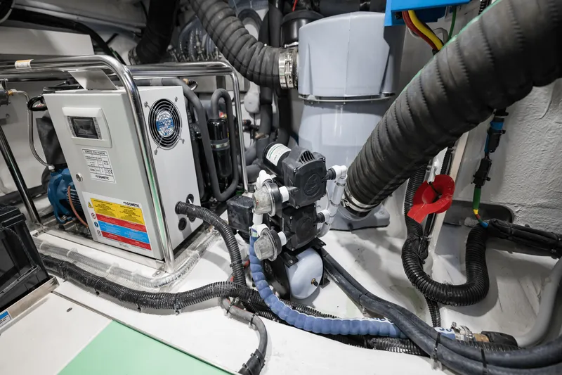 Slide: The Image of Galeon 450 HTC 2024 - 16