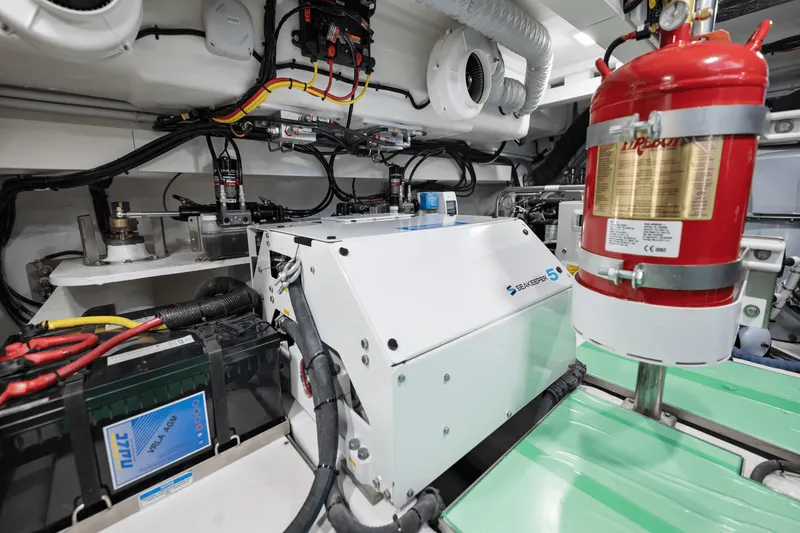 Slide: The Image of Galeon 450 HTC 2024 - 17