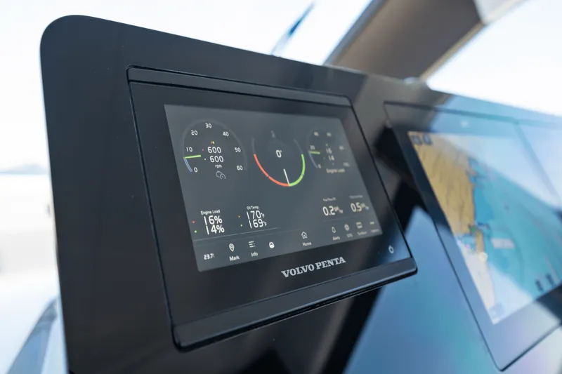 Slide: The Image of Galeon 450 HTC 2024 - 31