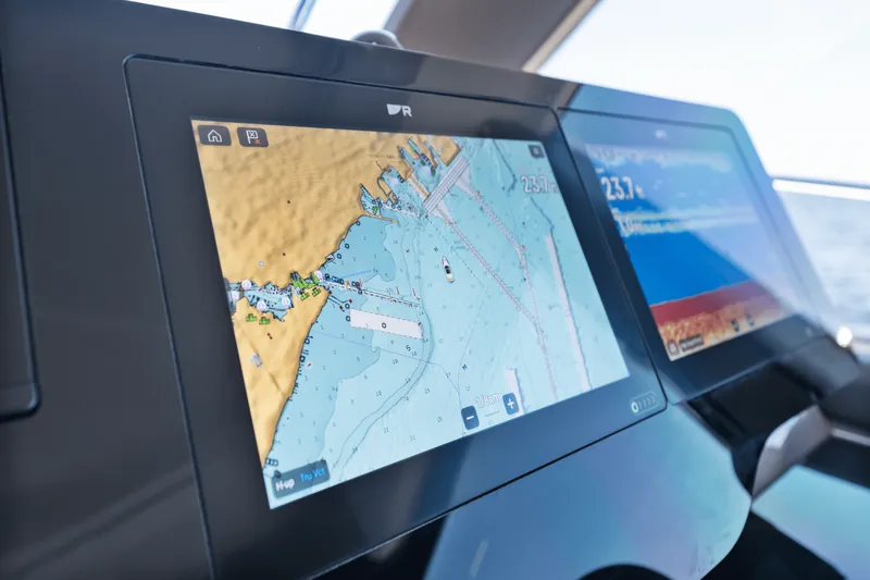 Slide: The Image of Galeon 450 HTC 2024 - 32