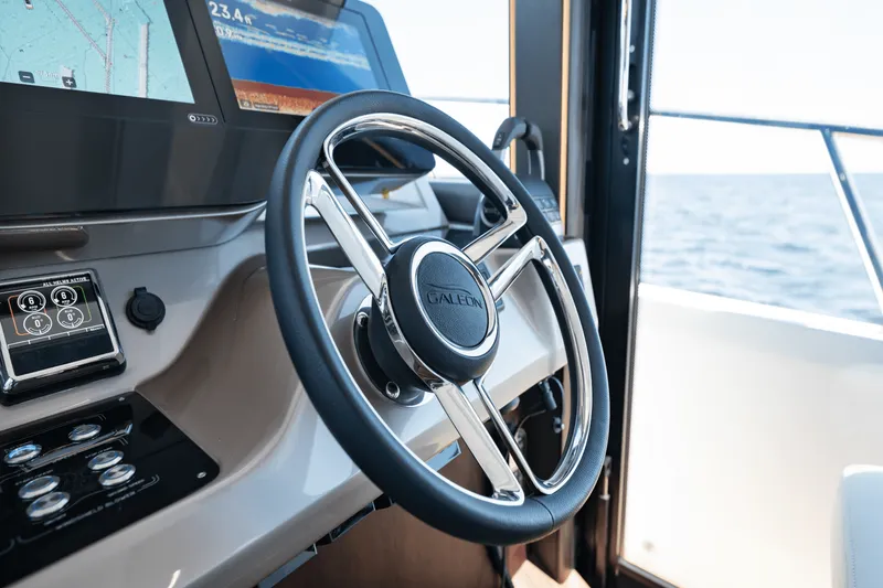 Slide: The Image of Galeon 450 HTC 2024 - 35