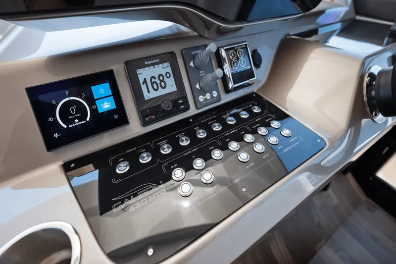 Slide: The Image of Galeon 450 HTC 2024 - 38