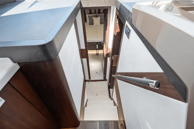 Slide: The Image of Galeon 450 HTC 2024 - 44