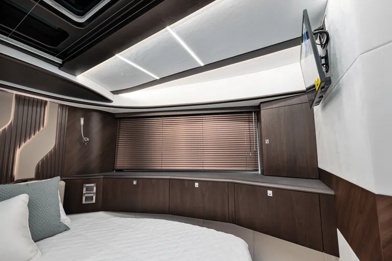 Slide: The Image of Galeon 450 HTC 2024 - 47