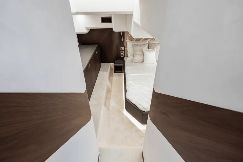 Slide: The Image of Galeon 450 HTC 2024 - 51