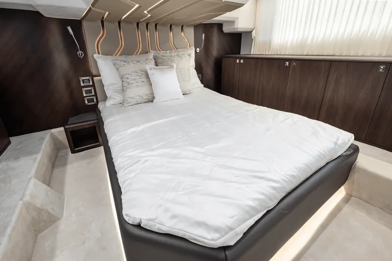 Slide: The Image of Galeon 450 HTC 2024 - 52