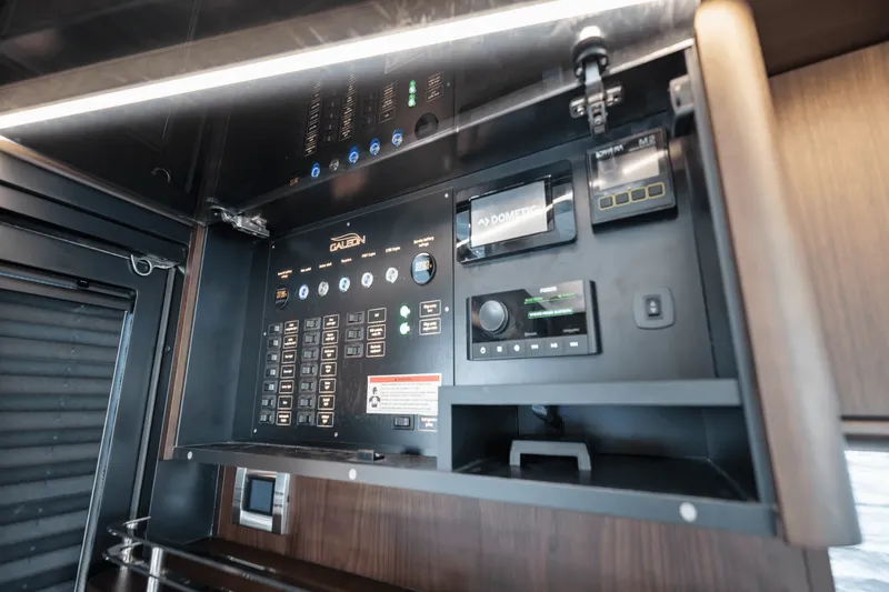 Slide: The Image of Galeon 450 HTC 2024 - 59