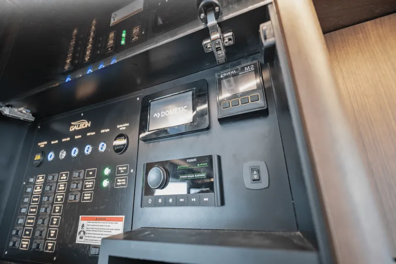 Slide: The Image of Galeon 450 HTC 2024 - 61