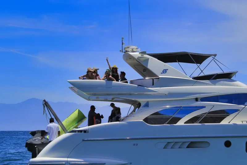 Slide: The Image of Azimut 55E 2003 - 3