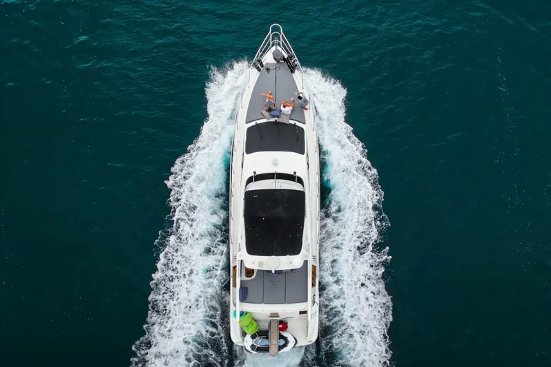 Slide: The Image of Azimut 55E 2003 - 1