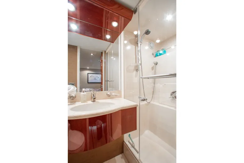 Slide: The Image of Lazzara Yachts 80 Skylounge 2005 - 44