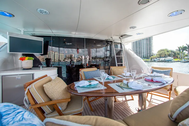Slide: The Image of Lazzara Yachts 80 Skylounge 2005 - 24