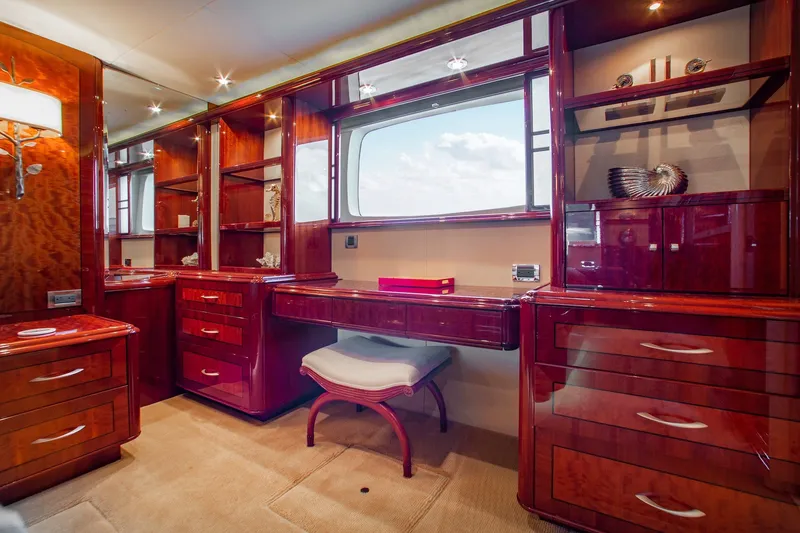 Slide: The Image of Lazzara Yachts 80 Skylounge 2005 - 36