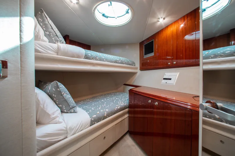 Slide: The Image of Lazzara Yachts 80 Skylounge 2005 - 20