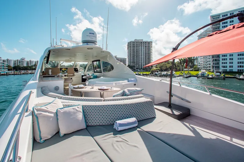 Slide: The Image of Lazzara Yachts 80 Skylounge 2005 - 17