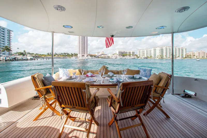 Slide: The Image of Lazzara Yachts 80 Skylounge 2005 - 23