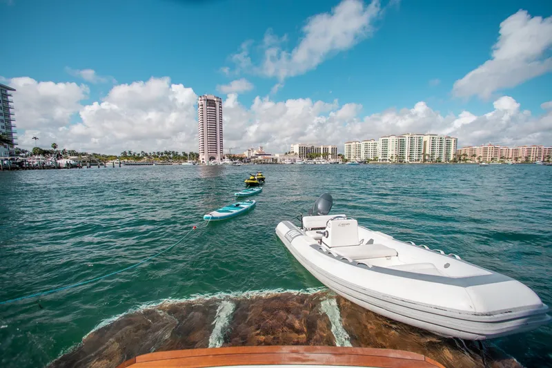 Slide: The Image of Lazzara Yachts 80 Skylounge 2005 - 21