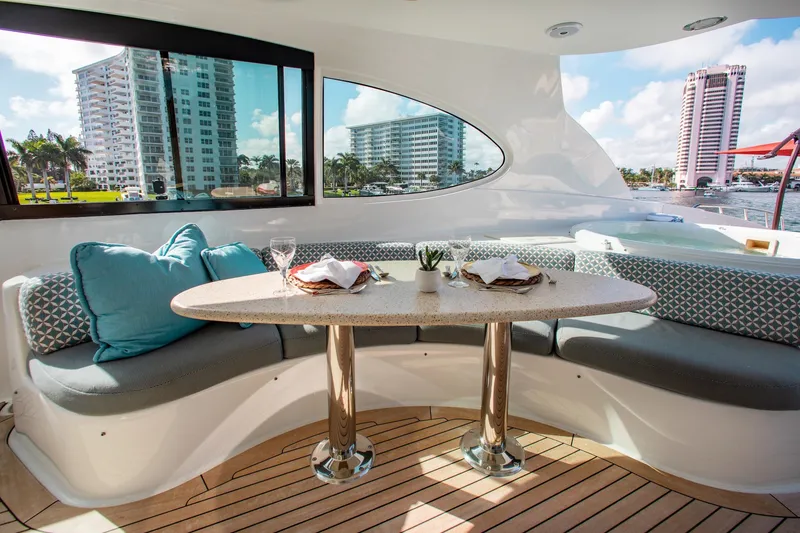 Slide: The Image of Lazzara Yachts 80 Skylounge 2005 - 14