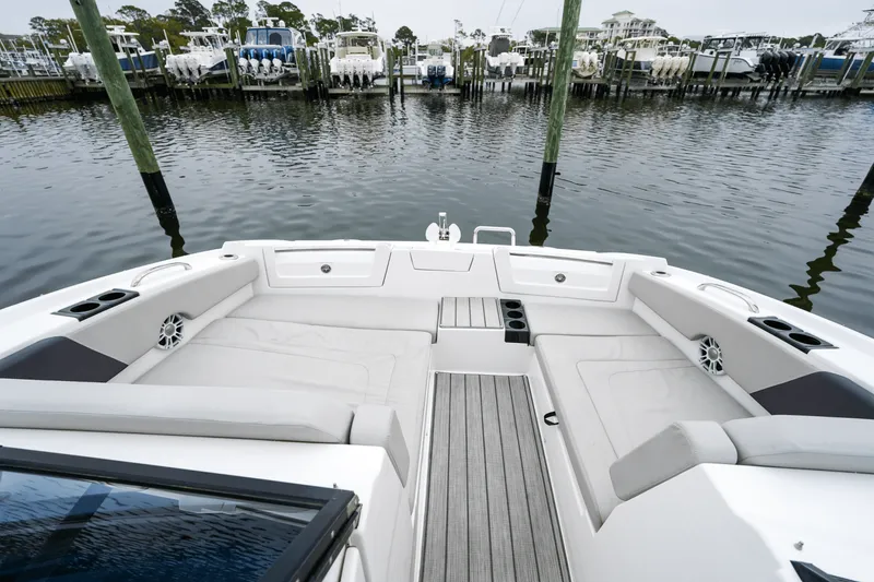 Slide: The Image of Aquila 32 SPORT 2020 - 10