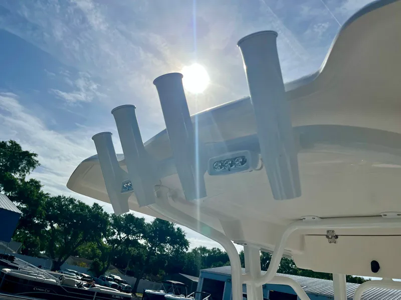 Slide: The Image of Robalo 226 2026 - 14