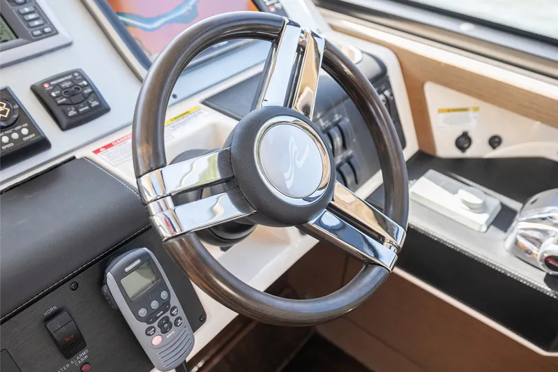 Slide: The Image of Sea Ray 510 SUNDANCER 2013 - 34