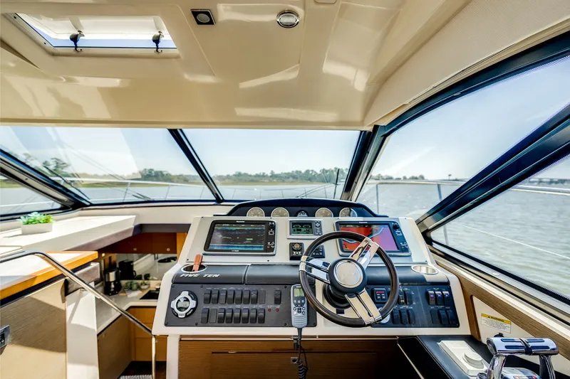 Slide: The Image of Sea Ray 510 SUNDANCER 2013 - 37