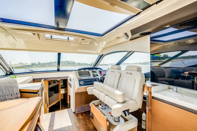 Slide: The Image of Sea Ray 510 SUNDANCER 2013 - 38
