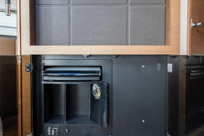 Slide: The Image of Sea Ray 510 SUNDANCER 2013 - 55