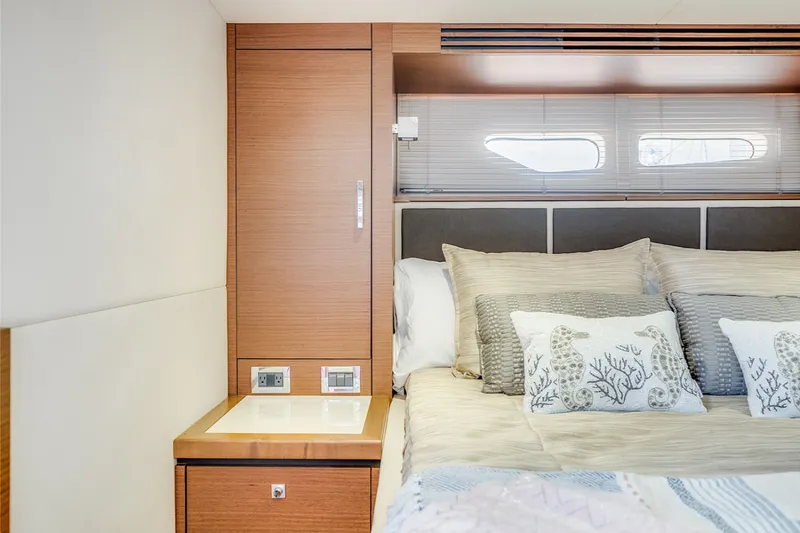 Slide: The Image of Sea Ray 510 SUNDANCER 2013 - 61