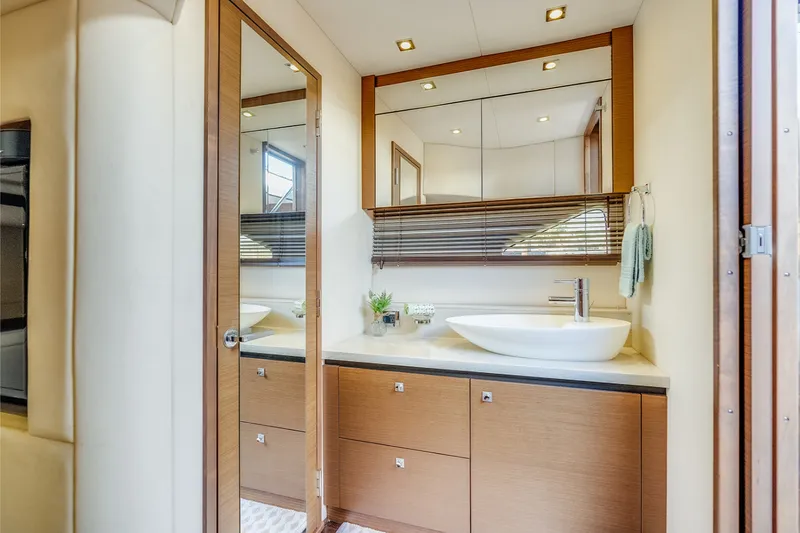 Slide: The Image of Sea Ray 510 SUNDANCER 2013 - 64