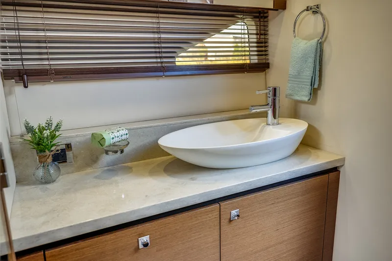 Slide: The Image of Sea Ray 510 SUNDANCER 2013 - 65