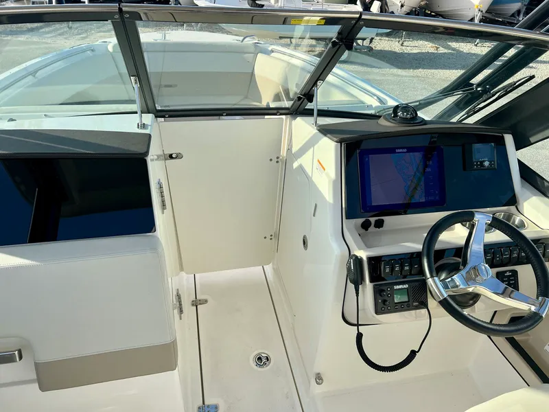 Slide: The Image of Boston whaler 24VNT 2025 - 14