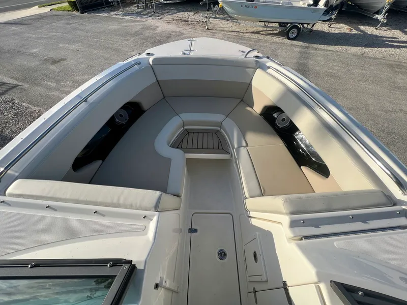 Slide: The Image of Boston whaler 24VNT 2025 - 18