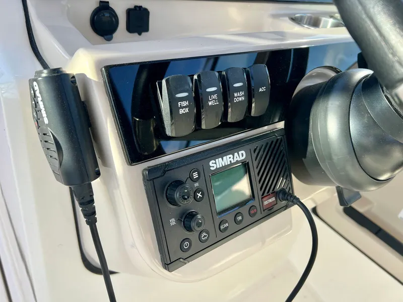 Slide: The Image of Boston whaler 24VNT 2025 - 25