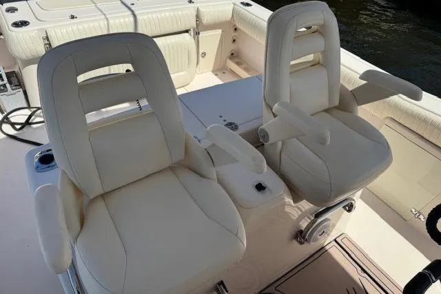 Slide: The Image of Grady-White Bimini 306 2007 - 6