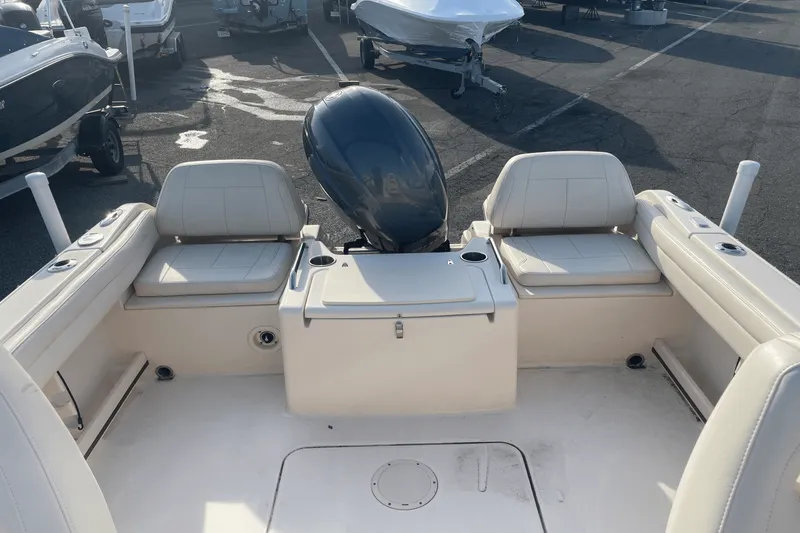 Slide: The Image of Grady-White Freesom 215 2020 - 11