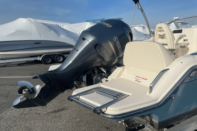 Slide: The Image of Grady-White Freesom 215 2020 - 13