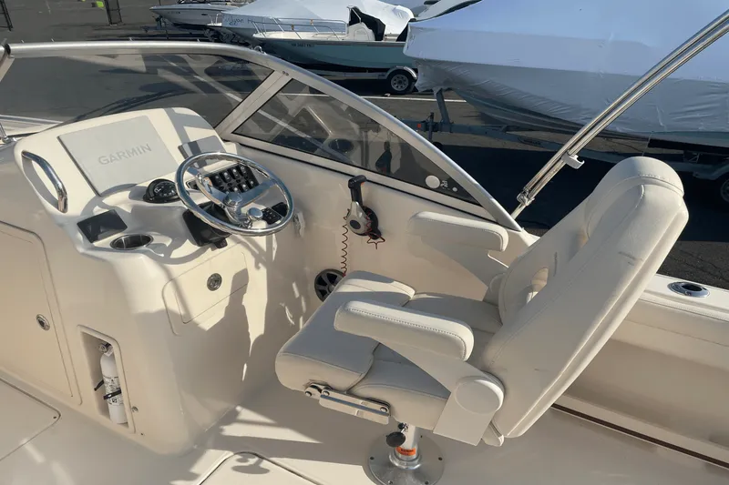 Slide: The Image of Grady-White Freesom 215 2020 - 5