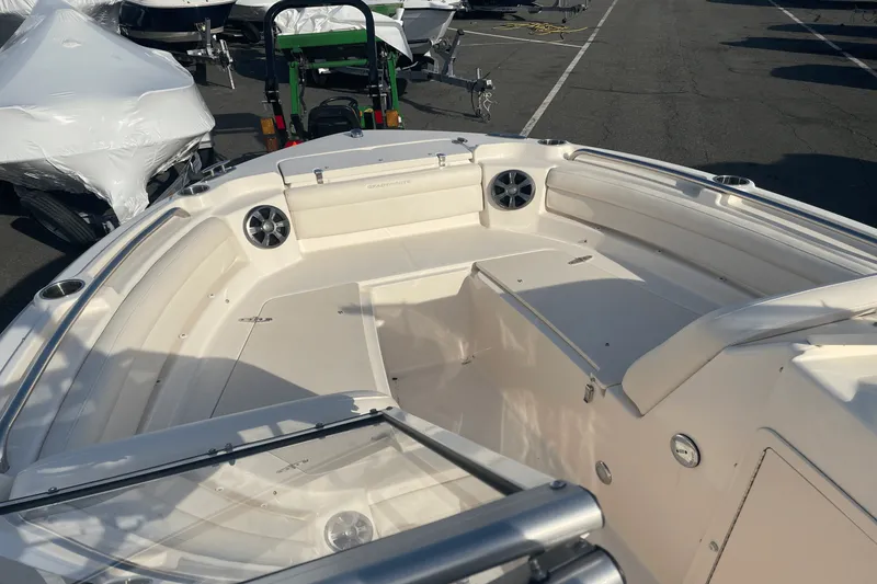 Slide: The Image of Grady-White Freesom 215 2020 - 9