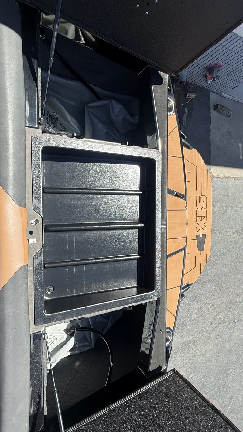Slide: The Image of Axis Wake Research A24 2020 - 15